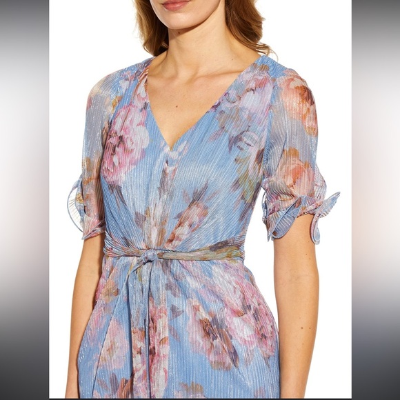 Adrianna Papell Printed Metallic Crinkle GownSize 12 - Picture 3 of 13